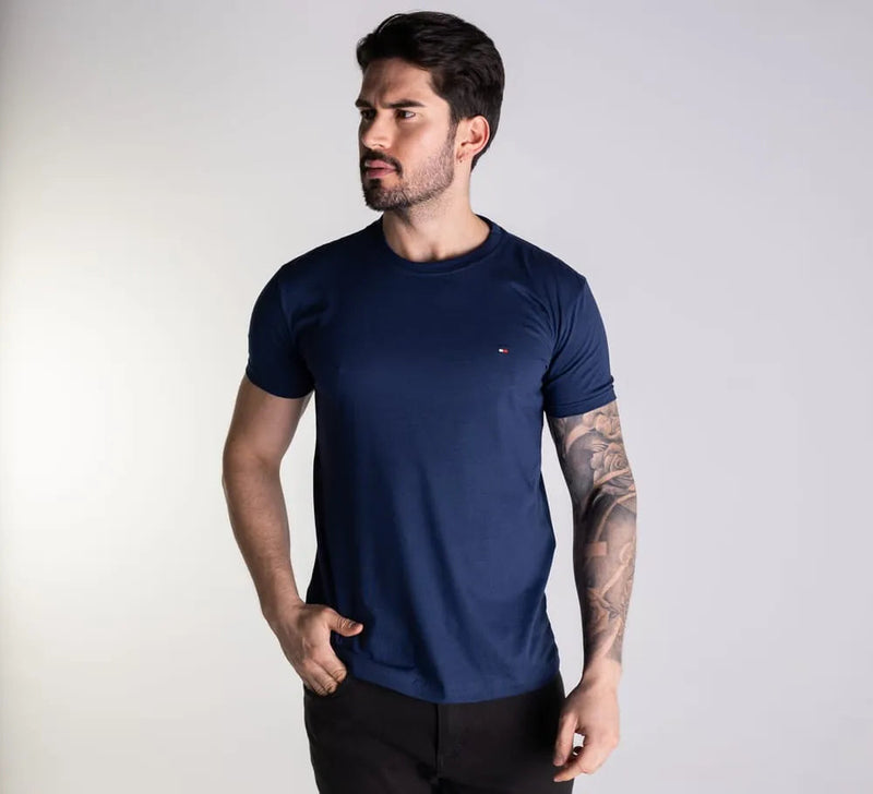 Kit 5 Camisetas Tommy Hilfiger + 3UN Cuecas Boxer de Brinde