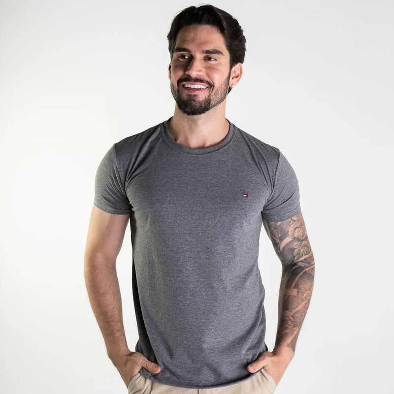 Kit 5 Camisetas Tommy Hilfiger + 3UN Cuecas Boxer de Brinde